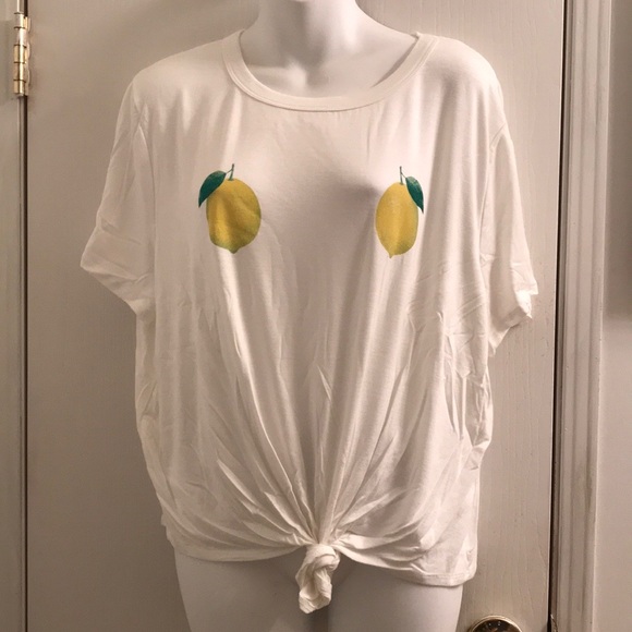 (3X) Plus Size Lemon Print Crop Top - Picture 2 of 4
